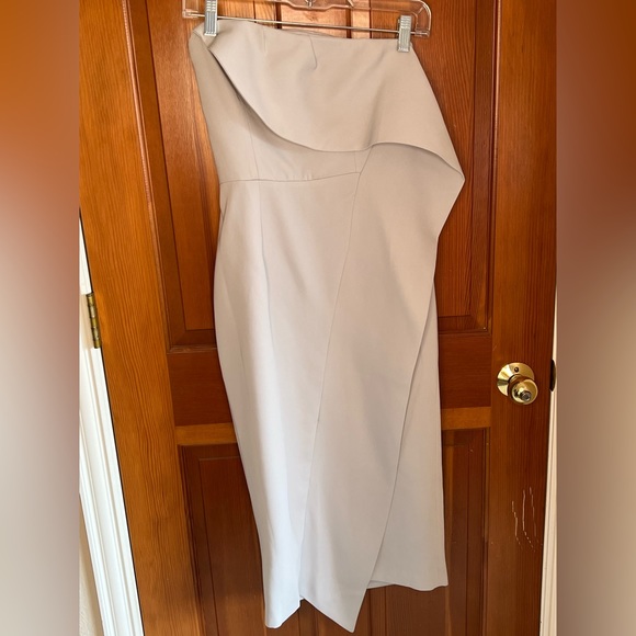 Gorgeous Keepsake dress - Picture 1 of 6